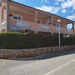 Melani Vir