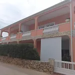Apartamento Melani Vir