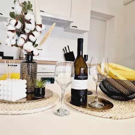 Melani Apartamento Vir