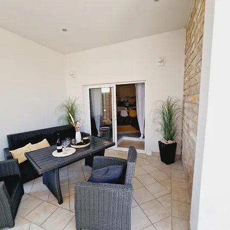 Melani 公寓 维尔