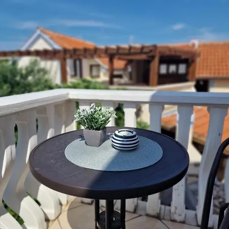 Melani Apartament *