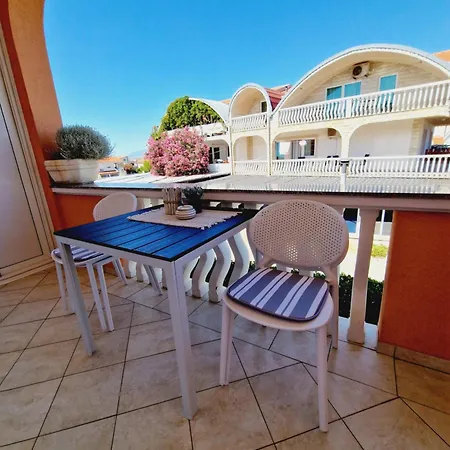 Melani Apartament *