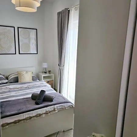 Melani Apartamento Vir