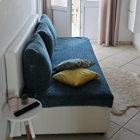 Melani Apartamento Vir