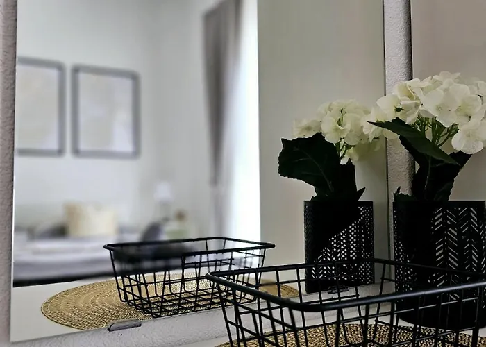 Apartament Melani Vir