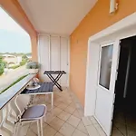 Melani Appartement Vir