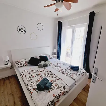 Apartment Melani Vir