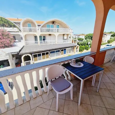 Melani Apartment Vir