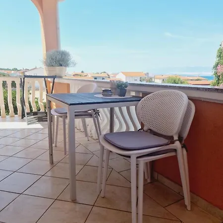 Melani Apartment