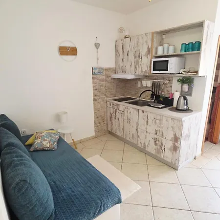 Melani Apartment