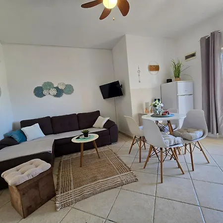 Melani Apartment Vir